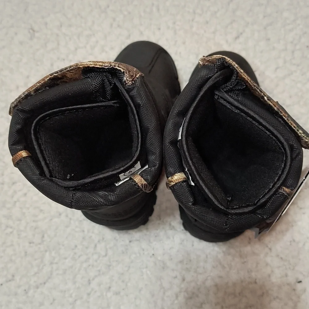 NWT Child's Camo/Black Itasca Snow Cat Winter Boots Size 6T
